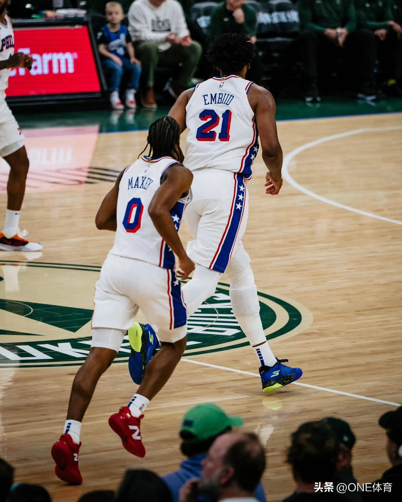 电竞综合平台-包含里程碑夜费城76人战术微调，NBA常规赛关键时刻刷纪录，引发热议，数据趋势出现新变化的词条